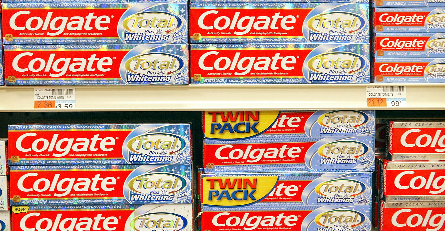 Самая плохая марка. Colgate перевод. Colgate total. Перевод Колгейт на испанский. Colgate White.