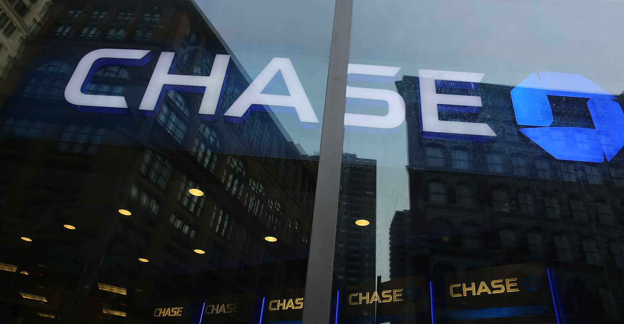 JPMorgan Admits Spoofing by 15 Traders, Two Desks in Record Deal ...