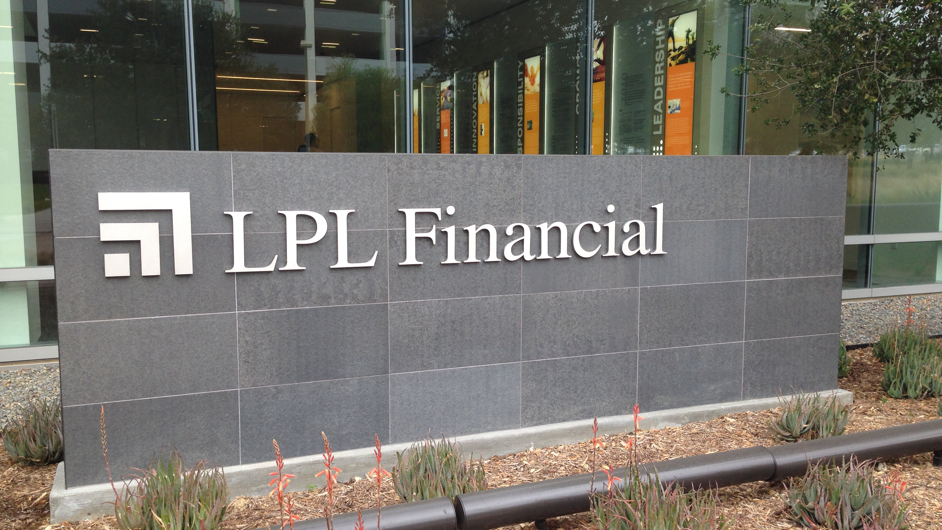 Hybrid adviser managing $650 million in assets moves to LPL